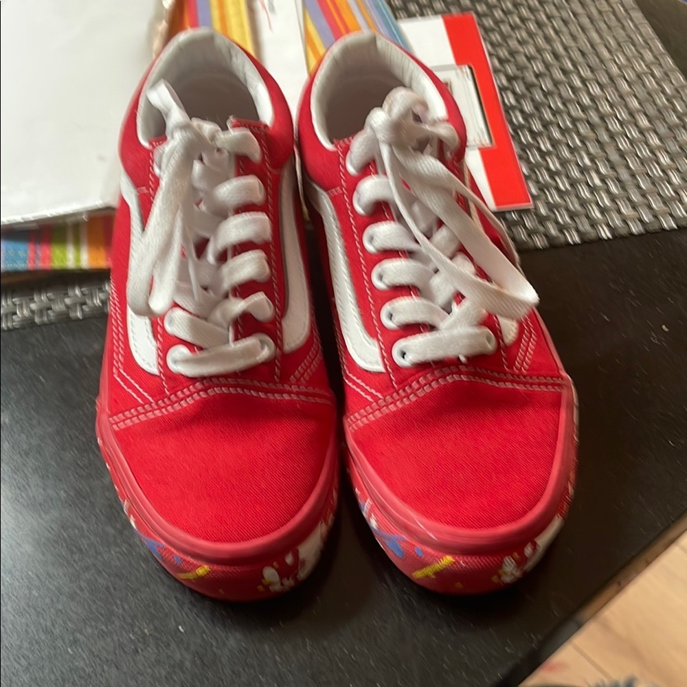 Vans old Skool Junior sneakers.